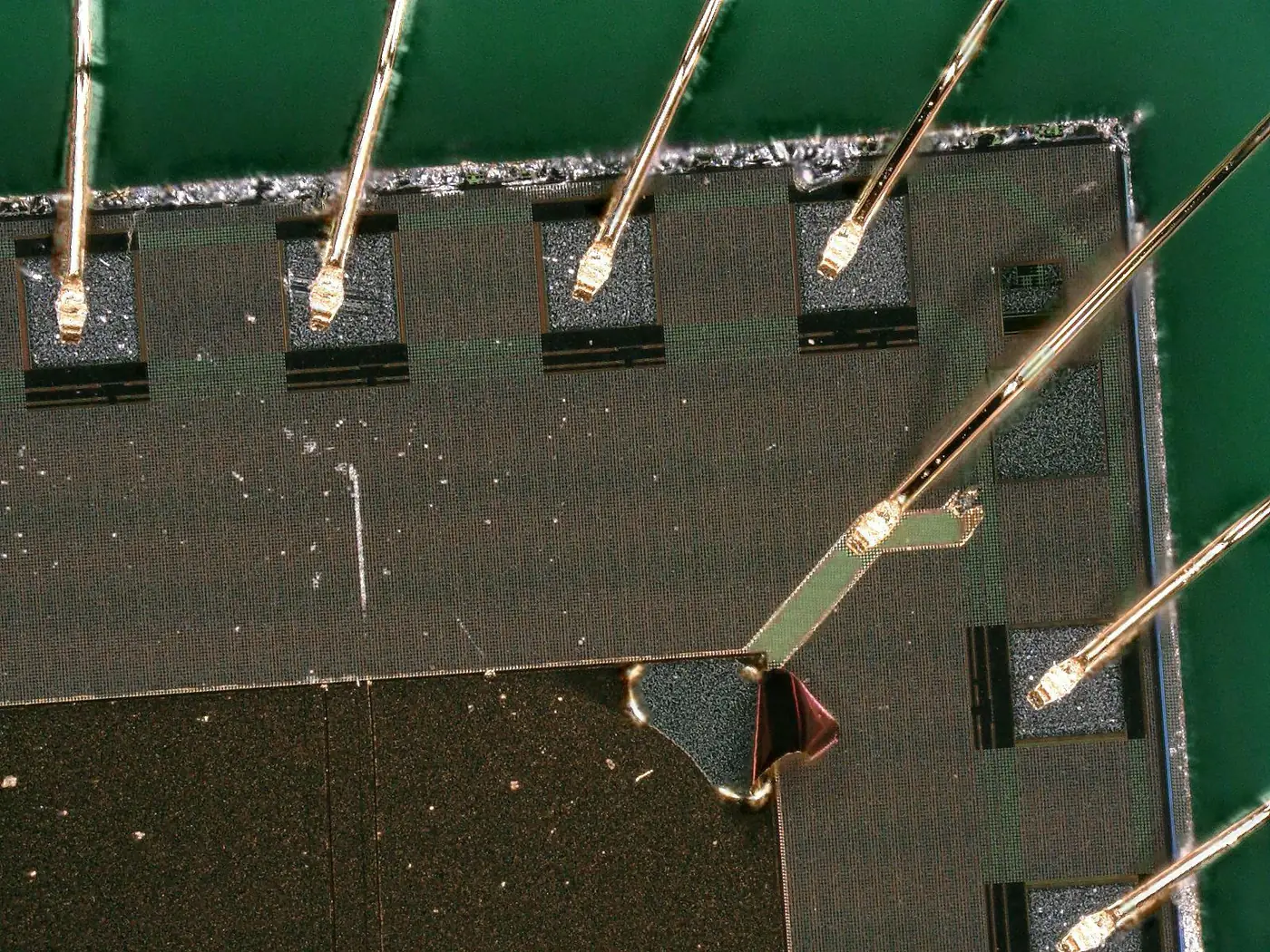 Wire-bonded die corner in a package